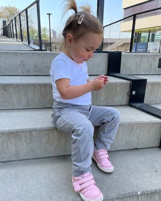 Navržené a ušité v České republice – tepláčky, které krásně sedí, jsou pohodlné, vydrží a vypadají skvěle.🤍✨